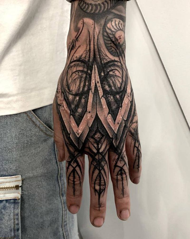 T-one纹身图片_手部花体字纹身图案