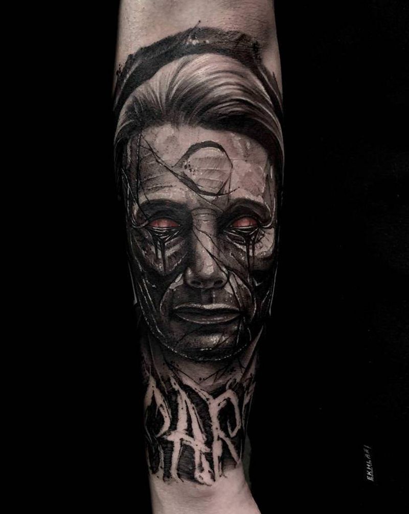 T-one纹身图片_腿部欧美写实花体字纹身图案