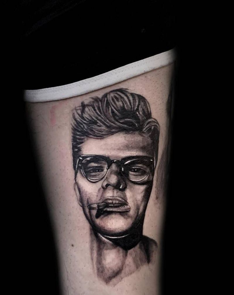 写实纹身图片_腿部欧美写实纹身图案