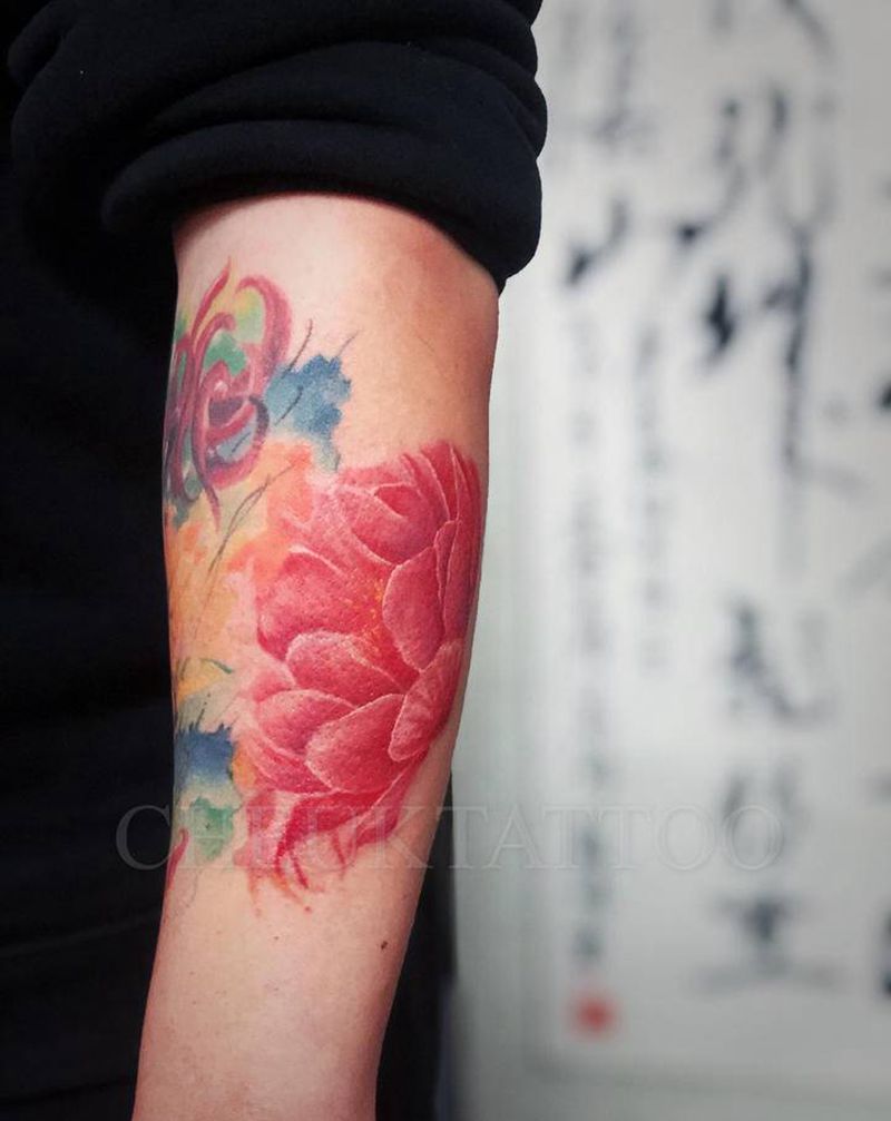 牡丹纹身图片_手臂水墨纹身图案