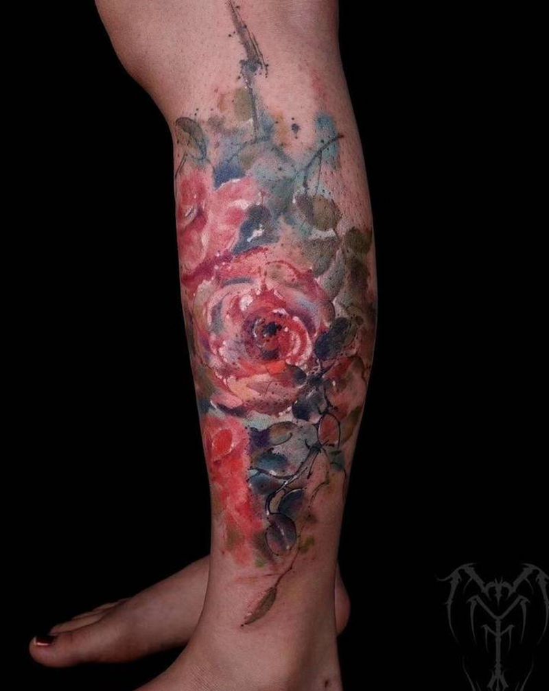 水彩花朵玫瑰纹身图片_腿部水彩纹身图案