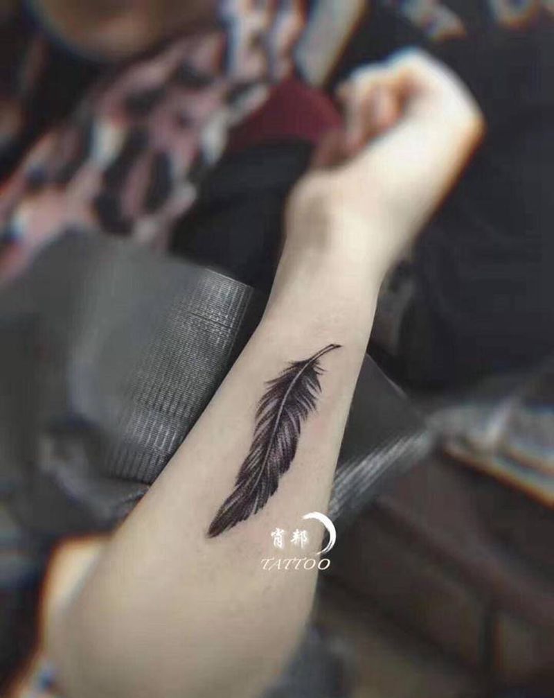 羽毛纹身图片_手臂纹身图案