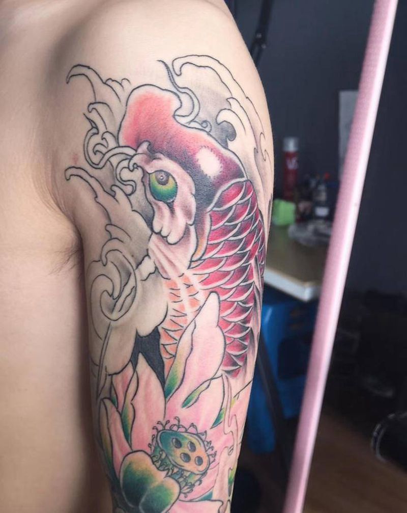 锦鲤纹身图片_手臂新传统彩色纹身图案