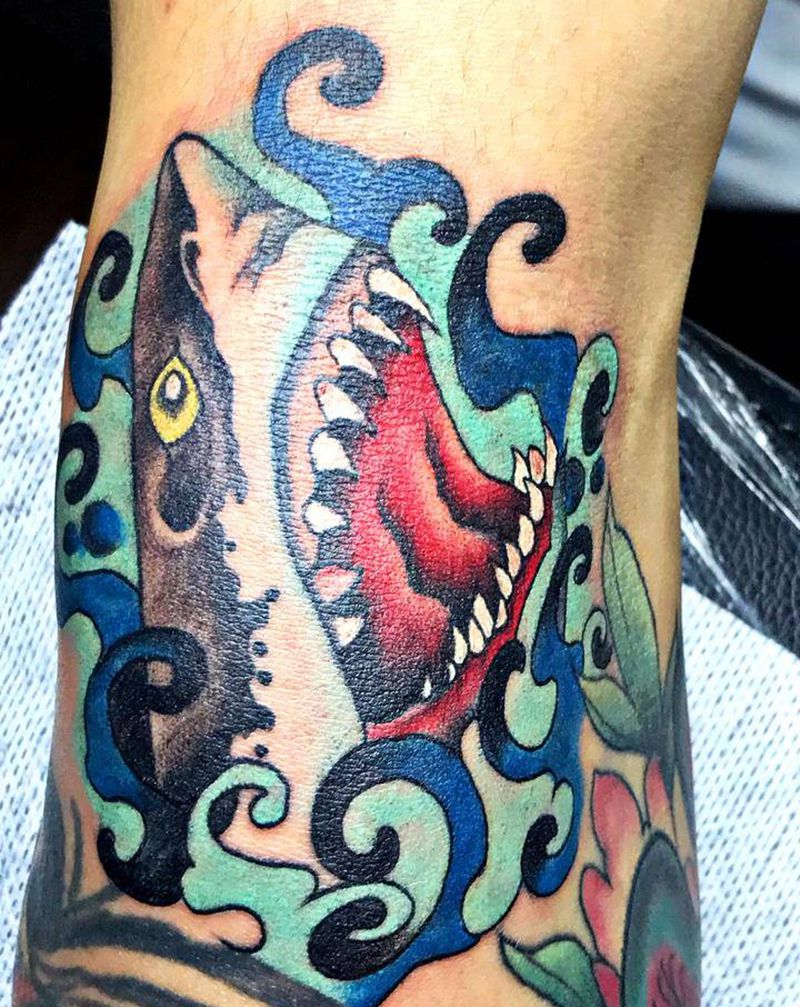 鲨鱼纹身图片_手臂New School纹身图案