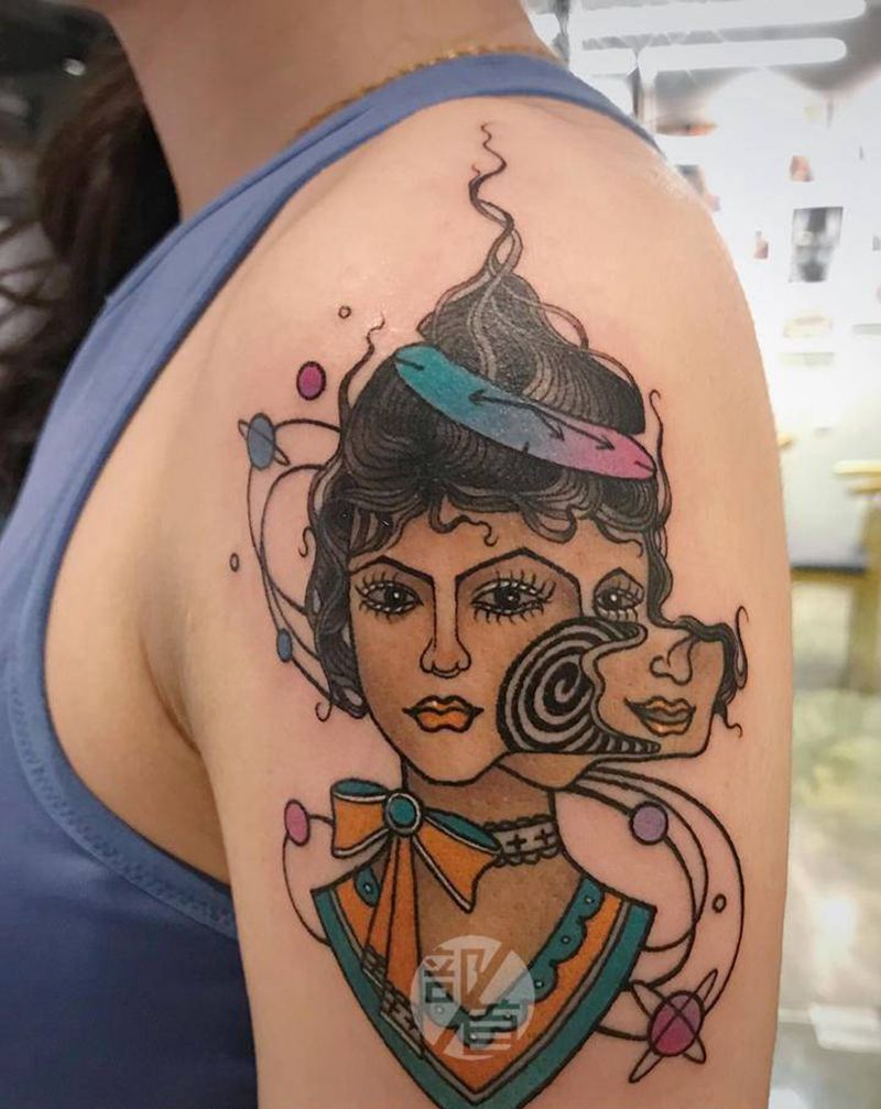 Oldschool怪诞女郎纹身图片_手臂Old School女郎纹身图案