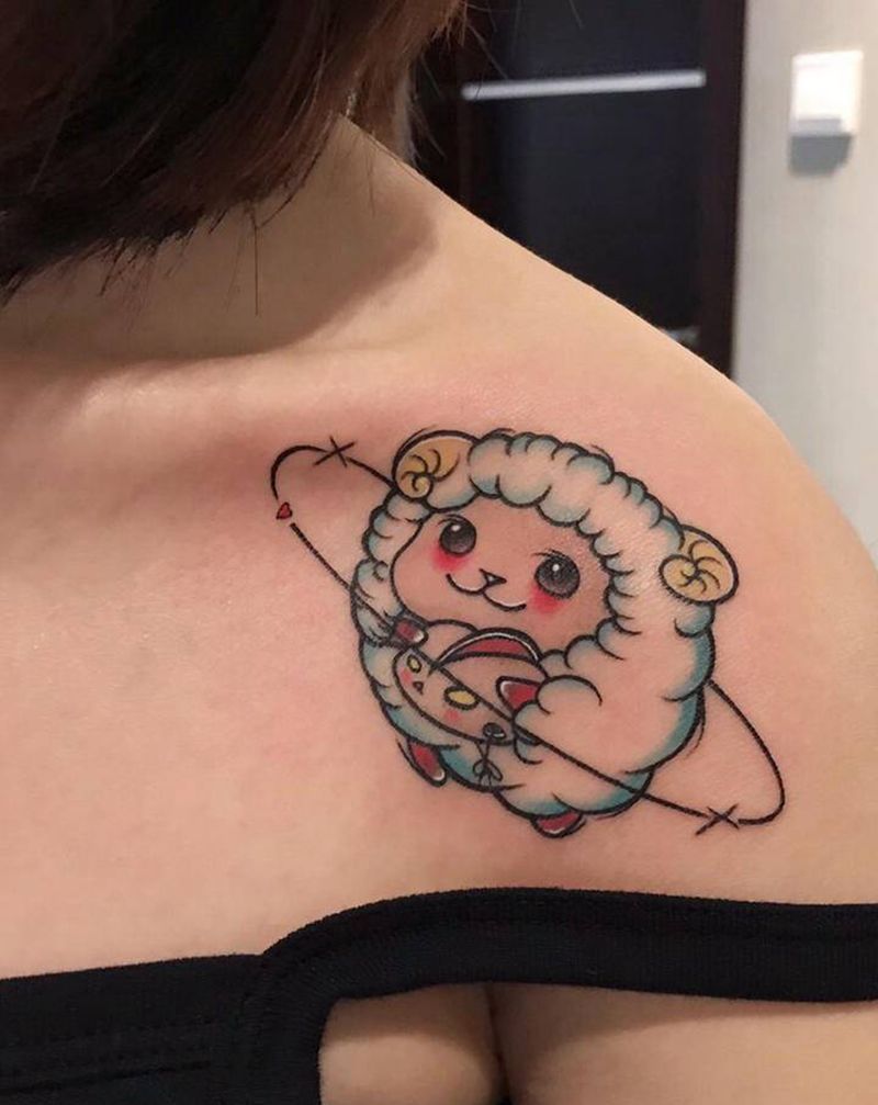 卡通小绵羊纹身图片_胸部Old School卡通绵羊纹身图案