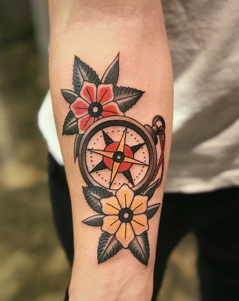 Oldschool指南针纹身图片_手臂Old School指南针纹身图案