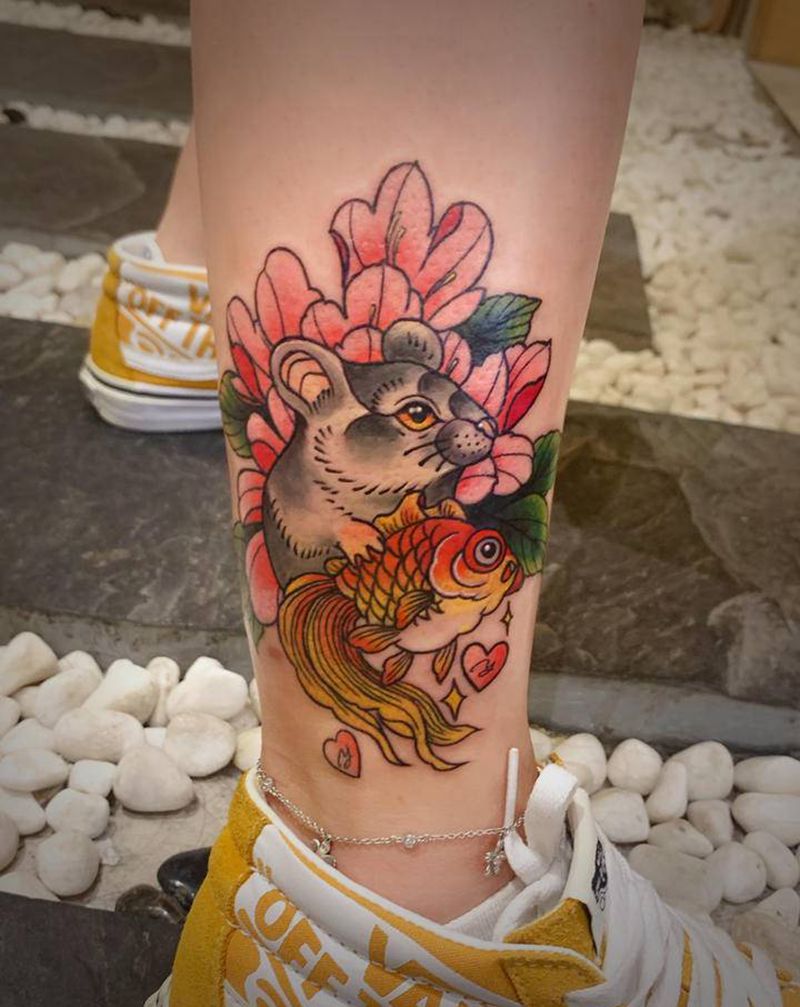 老鼠金鱼纹身图片_腿部脚部新传统New School老鼠牡丹可爱纹身图案