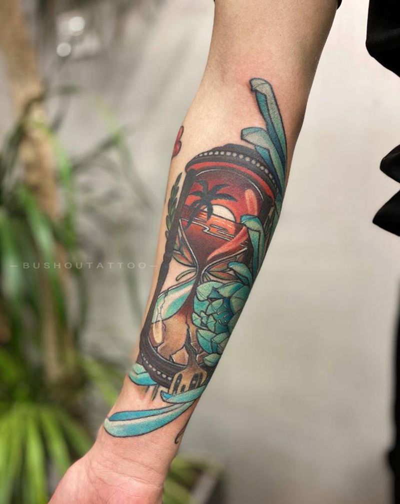 沙漏菊花纹身图片_手臂New SchoolOld School沙漏 菊花纹身图案