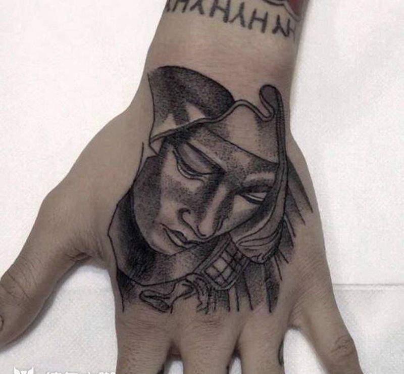 ⚜️纹身图片_手部点刺欧美写实纹身图案