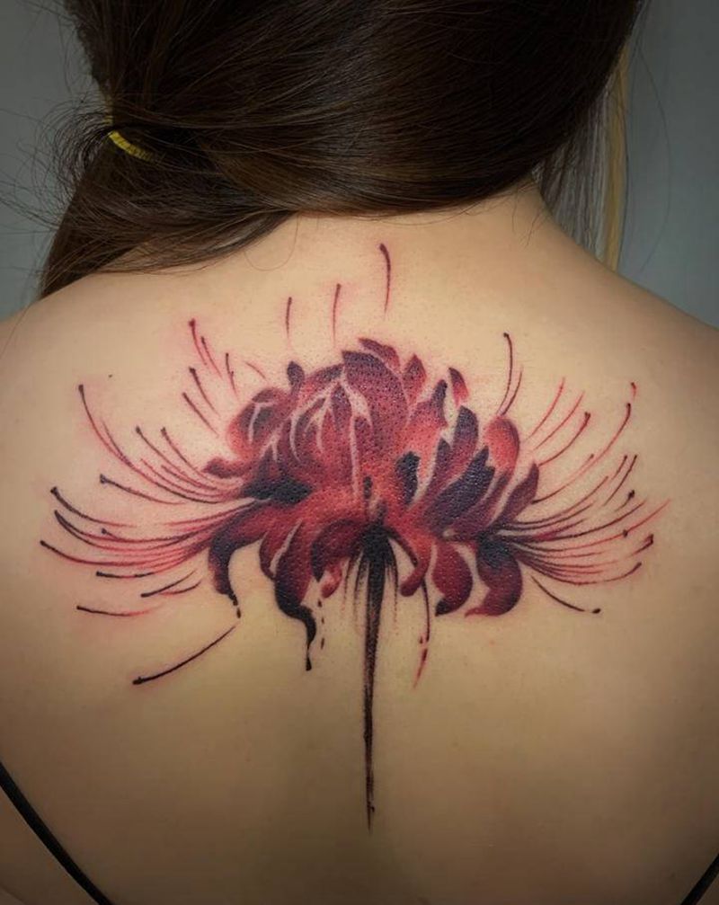 彼岸花纹身图片_背部水彩水墨彼岸花纹身图案