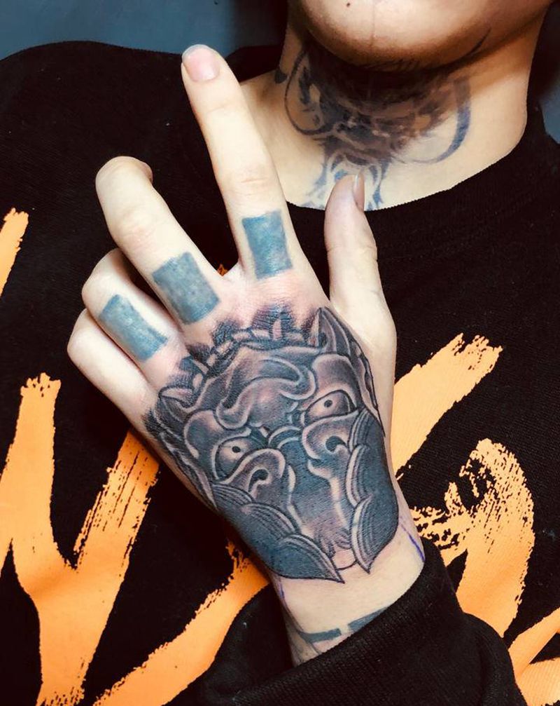 花手纹身图片_手部纹身图案