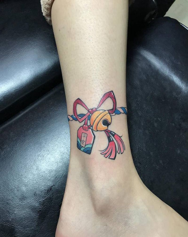 铃铛纹身图片_腿部纹身图案