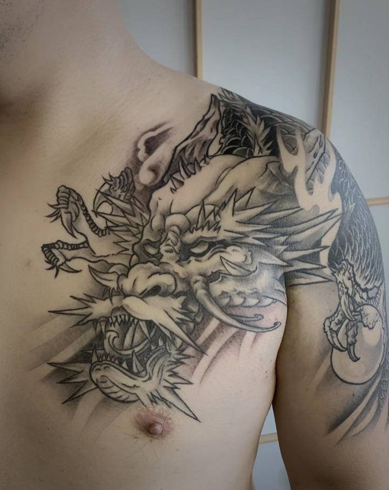 遮盖过肩龙纹身图片_手臂新传统龙遮盖过肩龙纹身图案