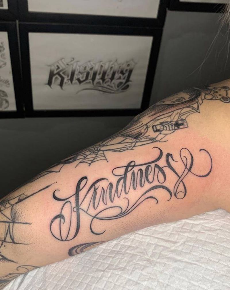 ⚜️纹身图片_臀部手臂花体字奇卡诺西海岸Chicano纹身图案