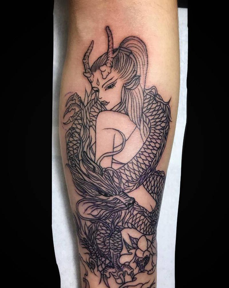 小龙女纹身图片_手臂老传统龙姬纹身图案