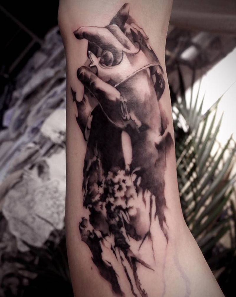 遮盖纹身图片_腹部手臂纹身图案