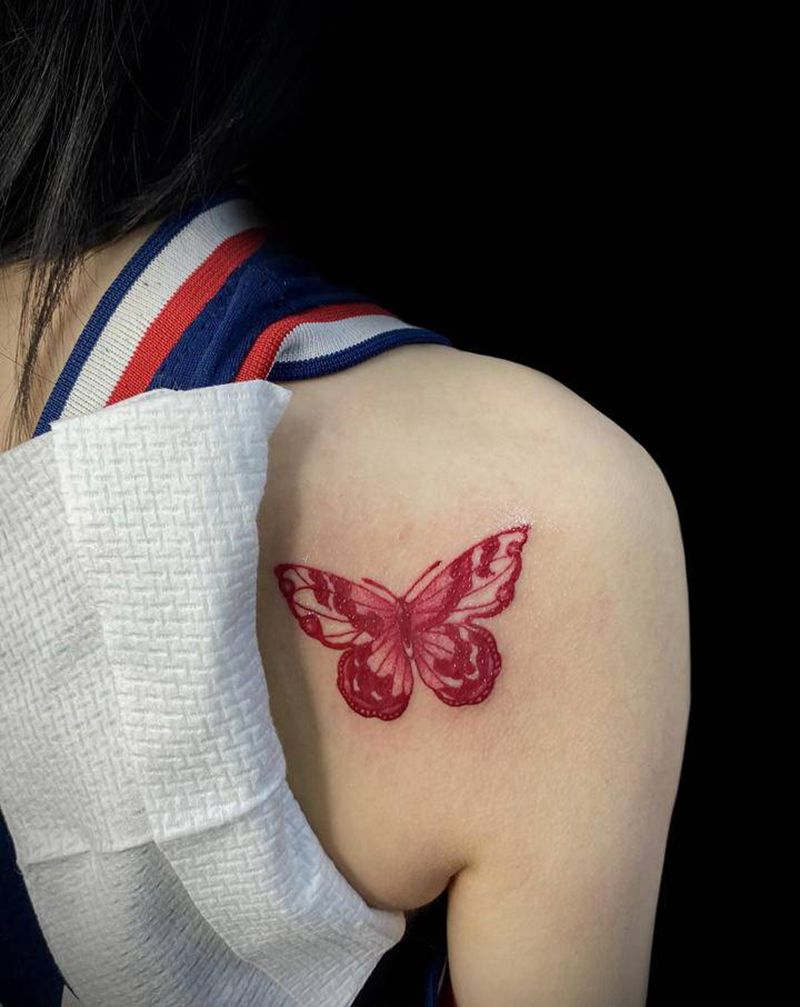 T-one纹身图片_肩部欧美写实水彩蝴蝶纹身图案