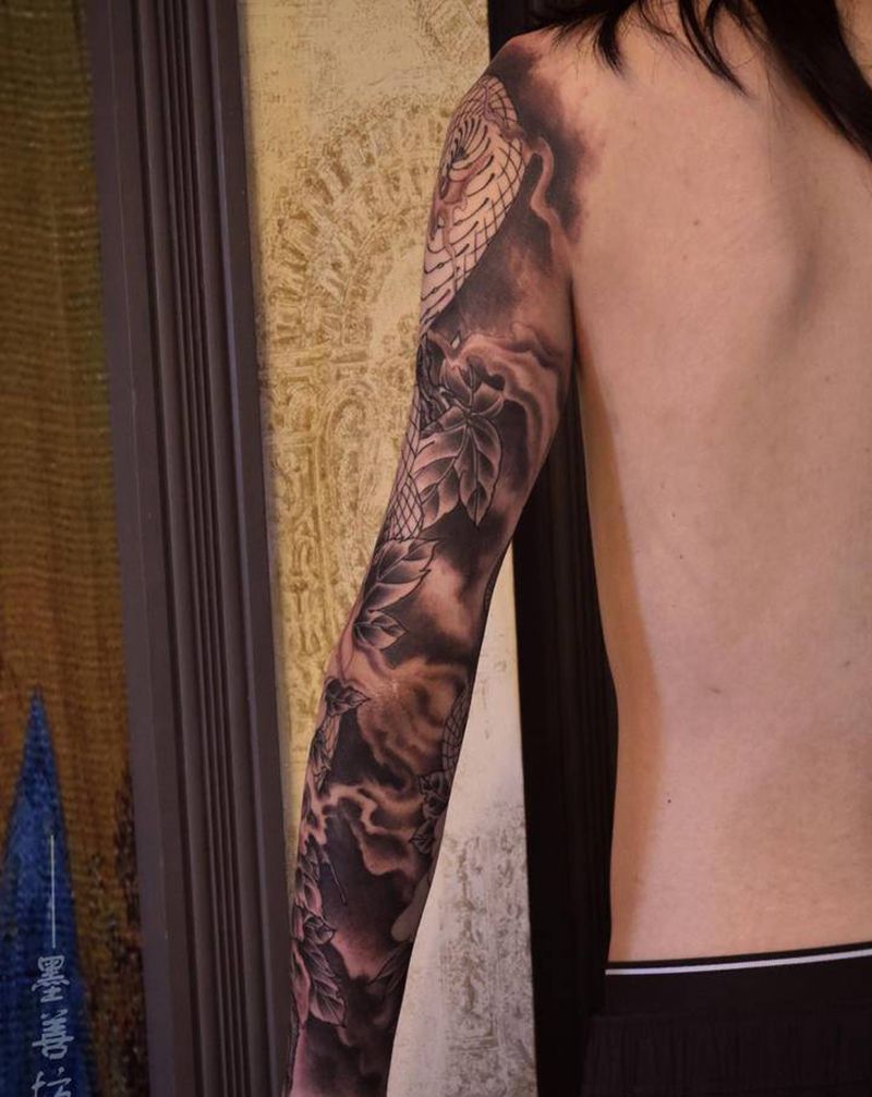 花臂蛇｜黑灰部分纹身图片_手臂新传统蛇牡丹纹身图案