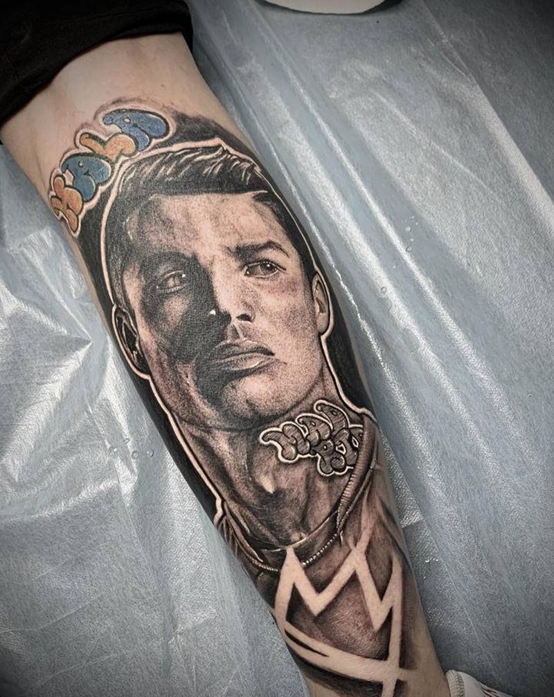 c罗纹身图片_腿部欧美写实纹身图案