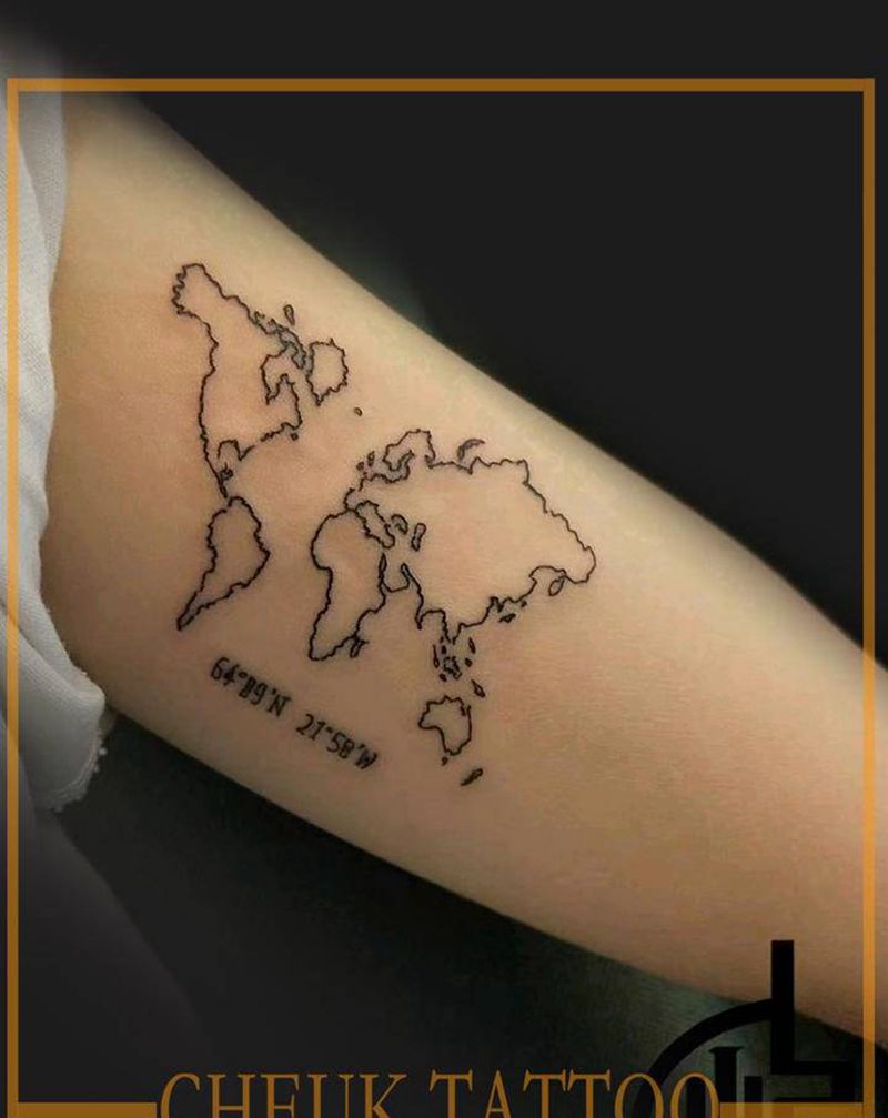 简约地图纹身图片_肩部几何纹身图案