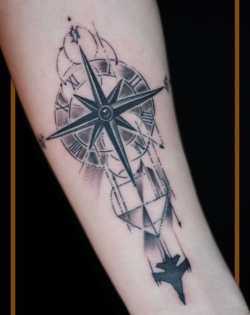 指南针纹身图片_手臂欧美写实New School纹身图案