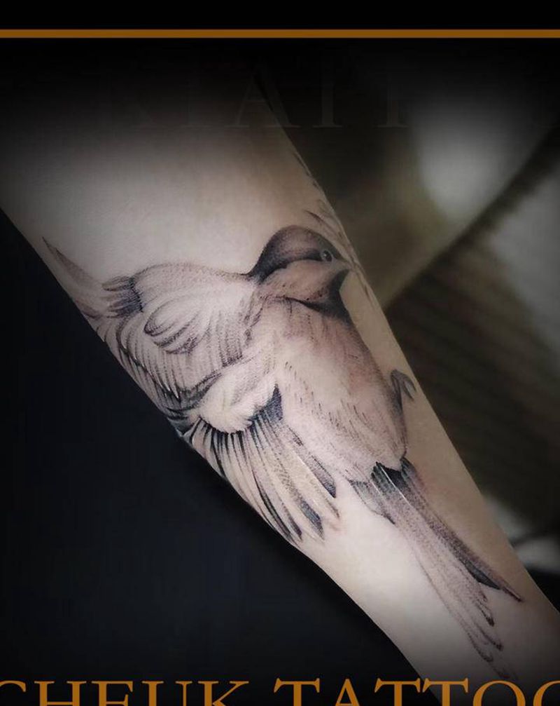 飞鸟纹身图片_手臂New School欧美写实纹身图案