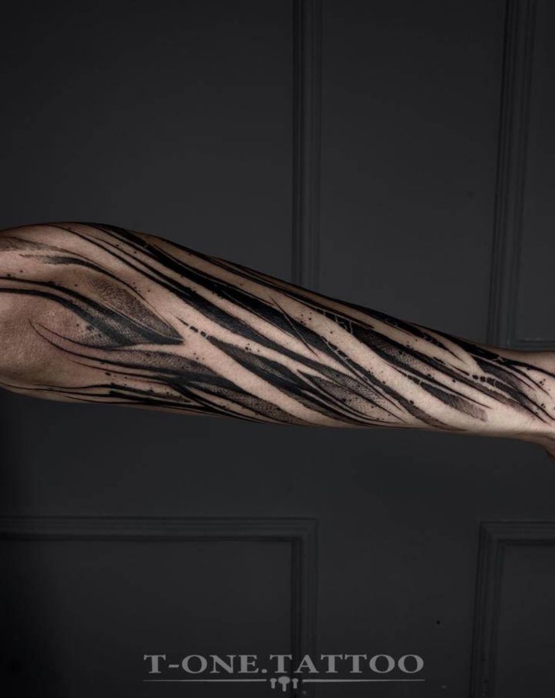 T-one Tattoo纹身图片_手臂花体字暗黑纹身图案