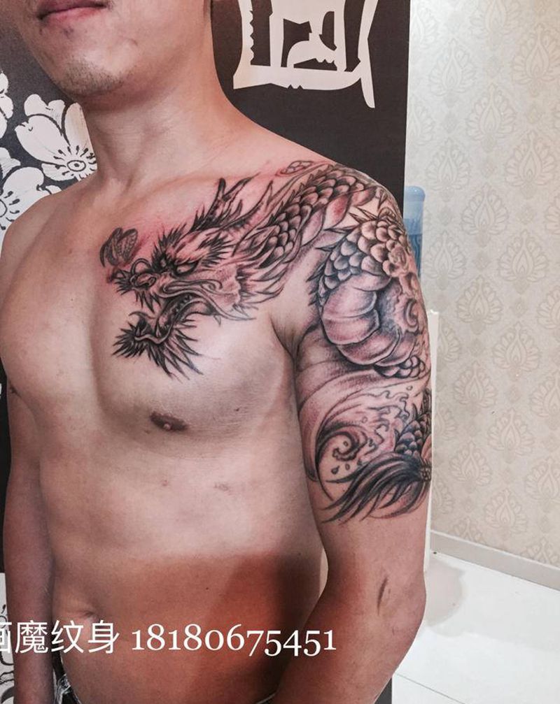 优化老纹身纹身图片_肩部纹身图案