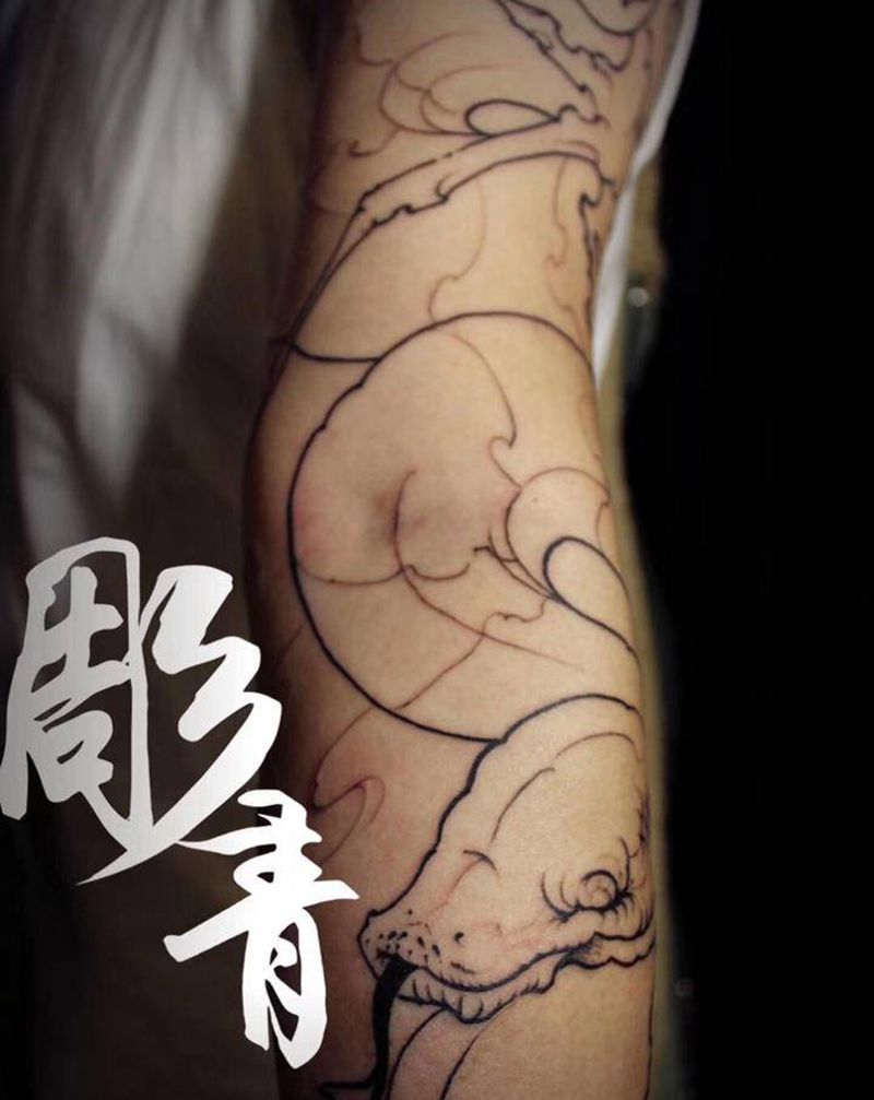 遮盖  进行纹身图片_手臂新传统日式刺青纹身图案