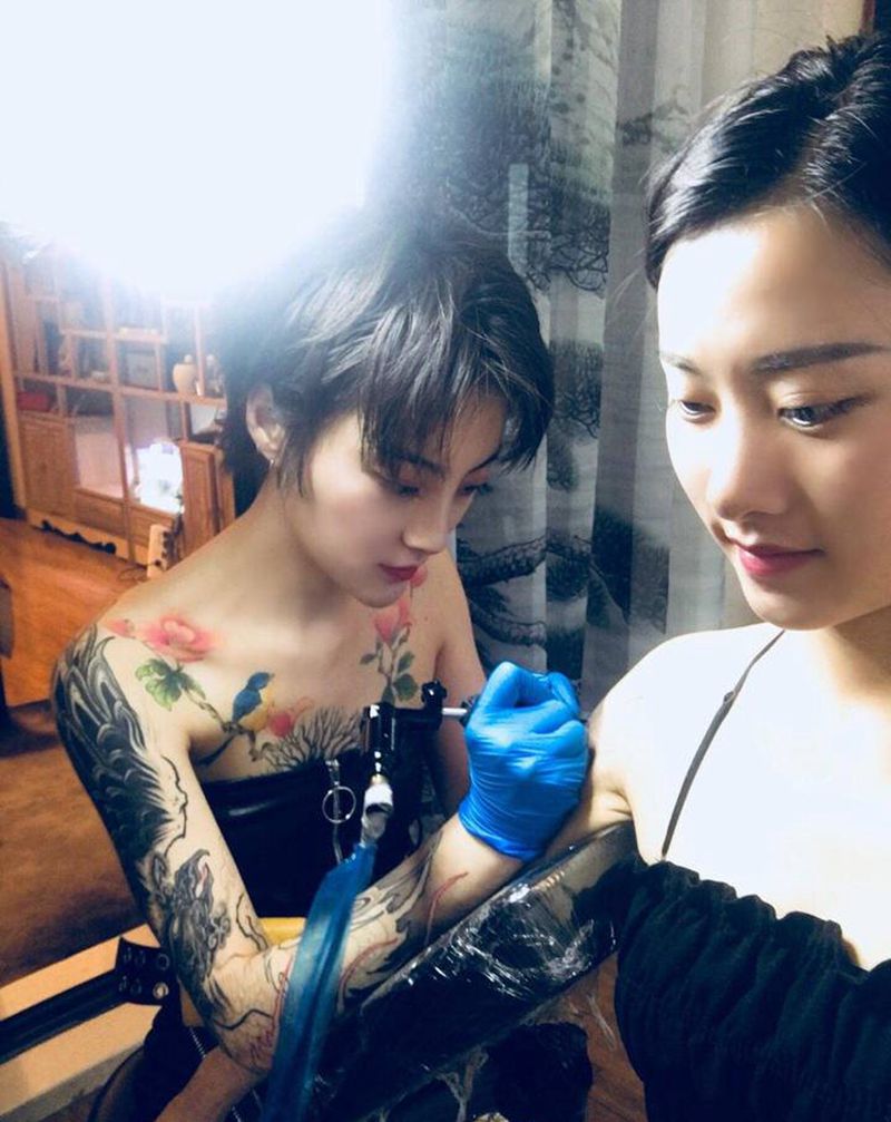 今日look  &work纹身图片_肩部手臂新传统水彩纹身图案