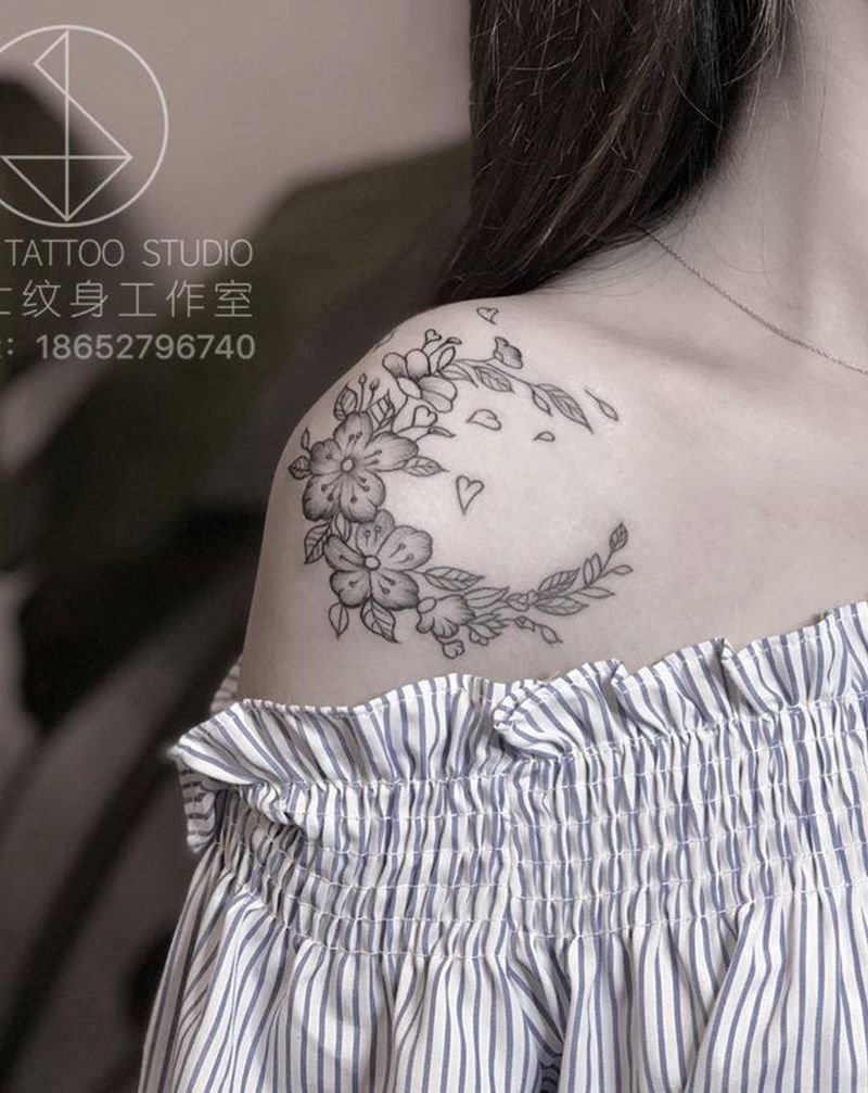 肩头素花纹身图片_肩部手臂点刺素花清新纹身图案