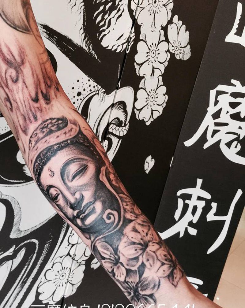 佛和花纹身图片_手臂纹身图案