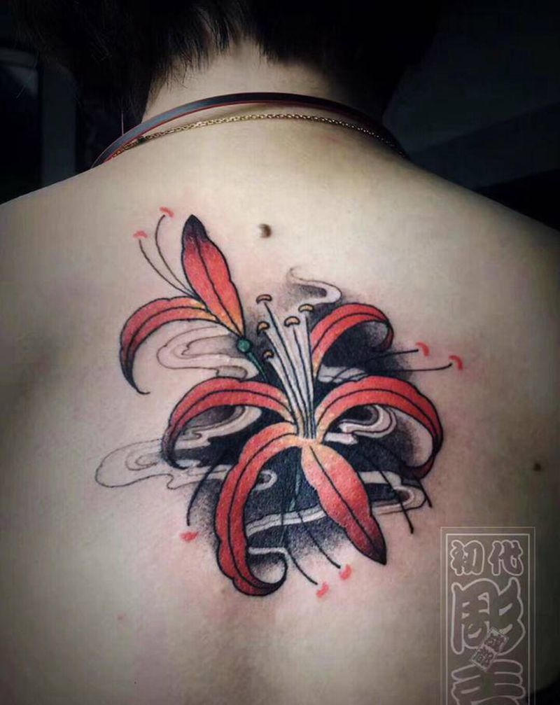 彼岸花纹身图片_背部纹身图案