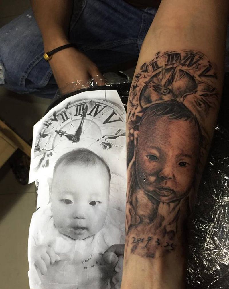 娃娃100天肖像纹身图片_欧美写实纹身图案
