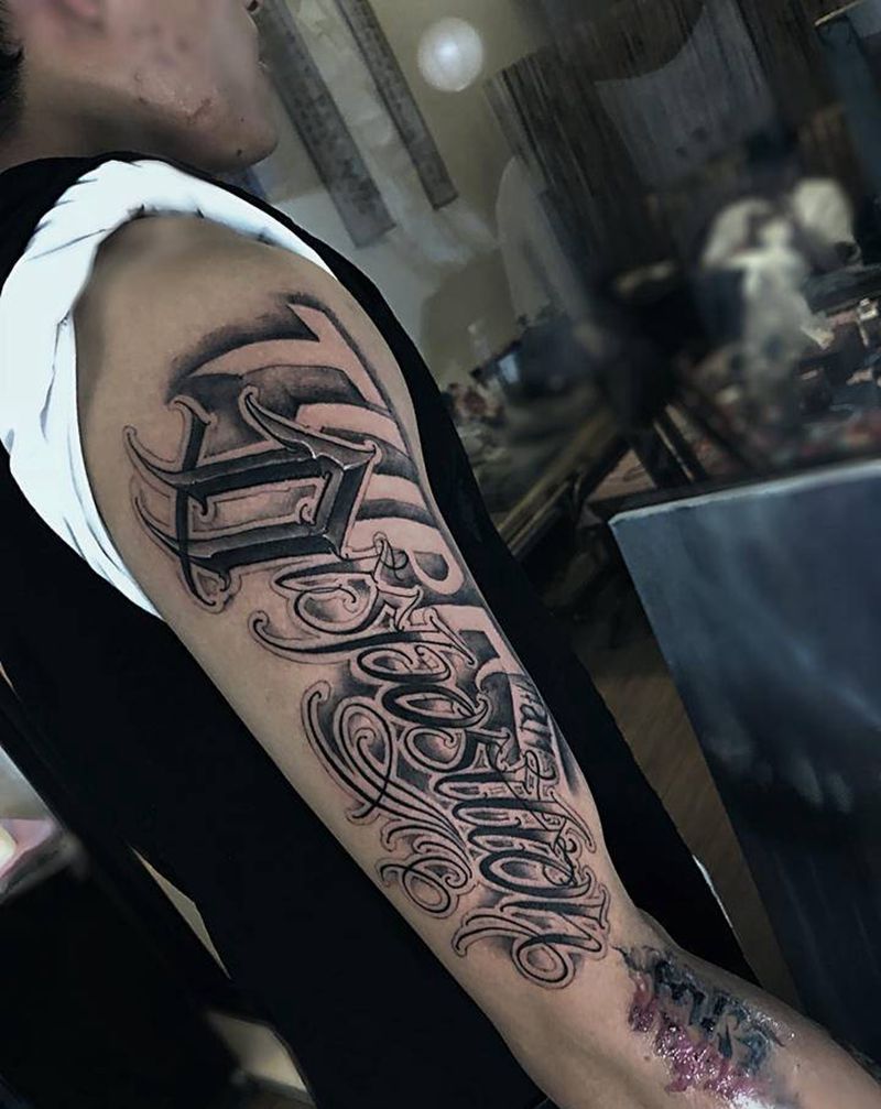 花体✍️纹身图片_手臂花体字欧美写实纹身图案