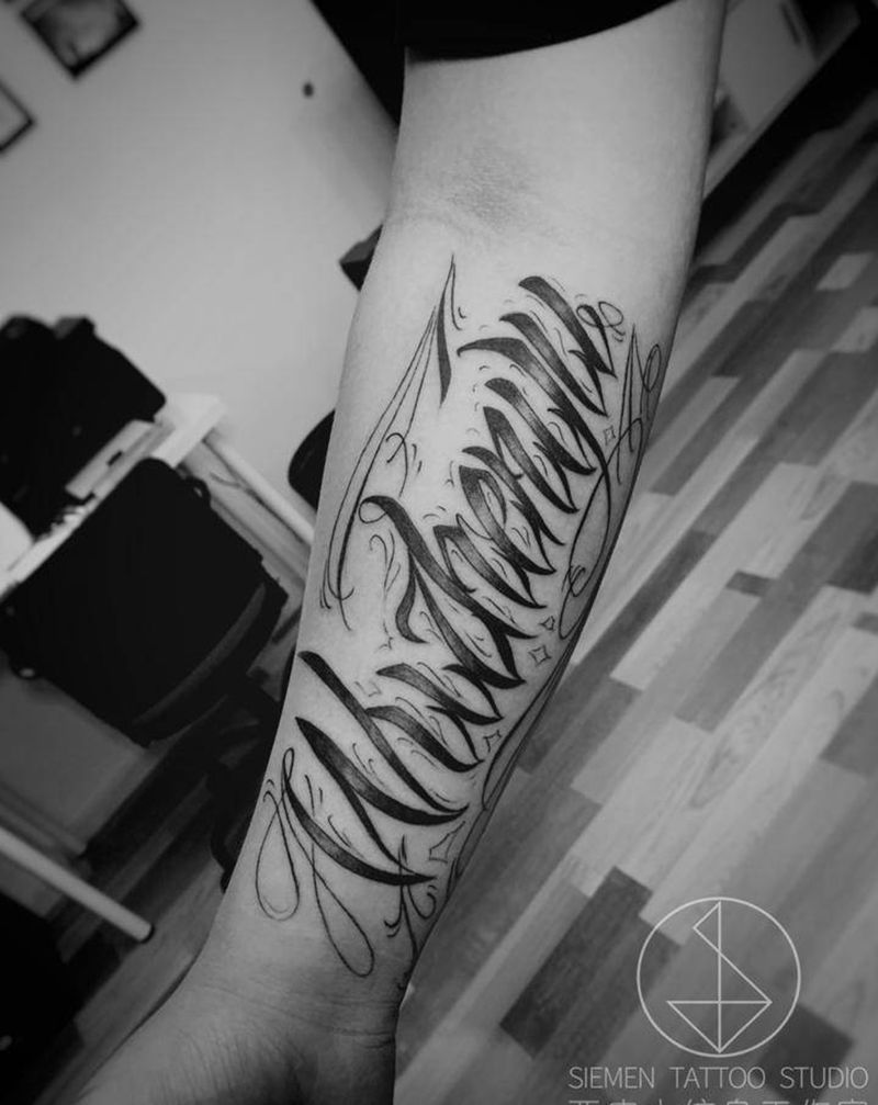 花体纹身图片_手臂花体字欧美人名英文纹身图案