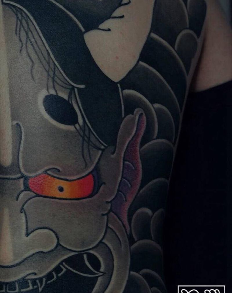 满背进行时纹身图片_背部老传统纹身图案