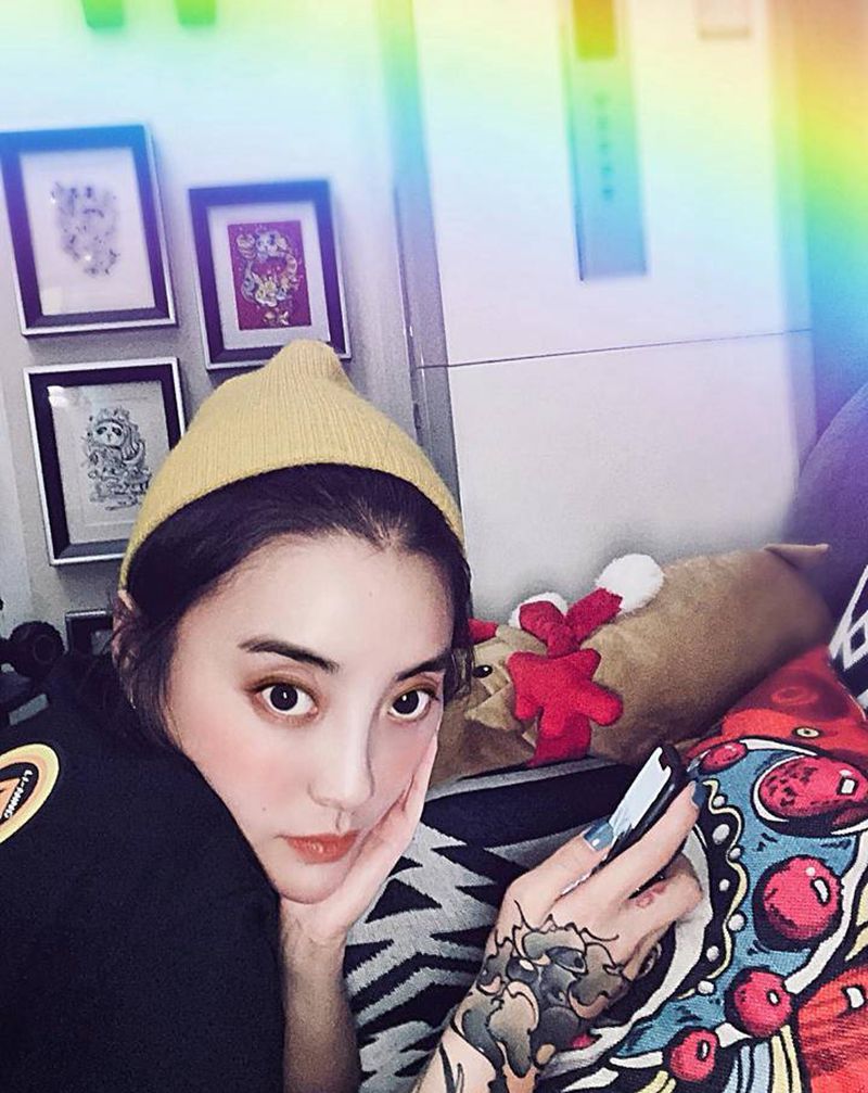 不愿睡觉纹身图片_手部New School纹身图案