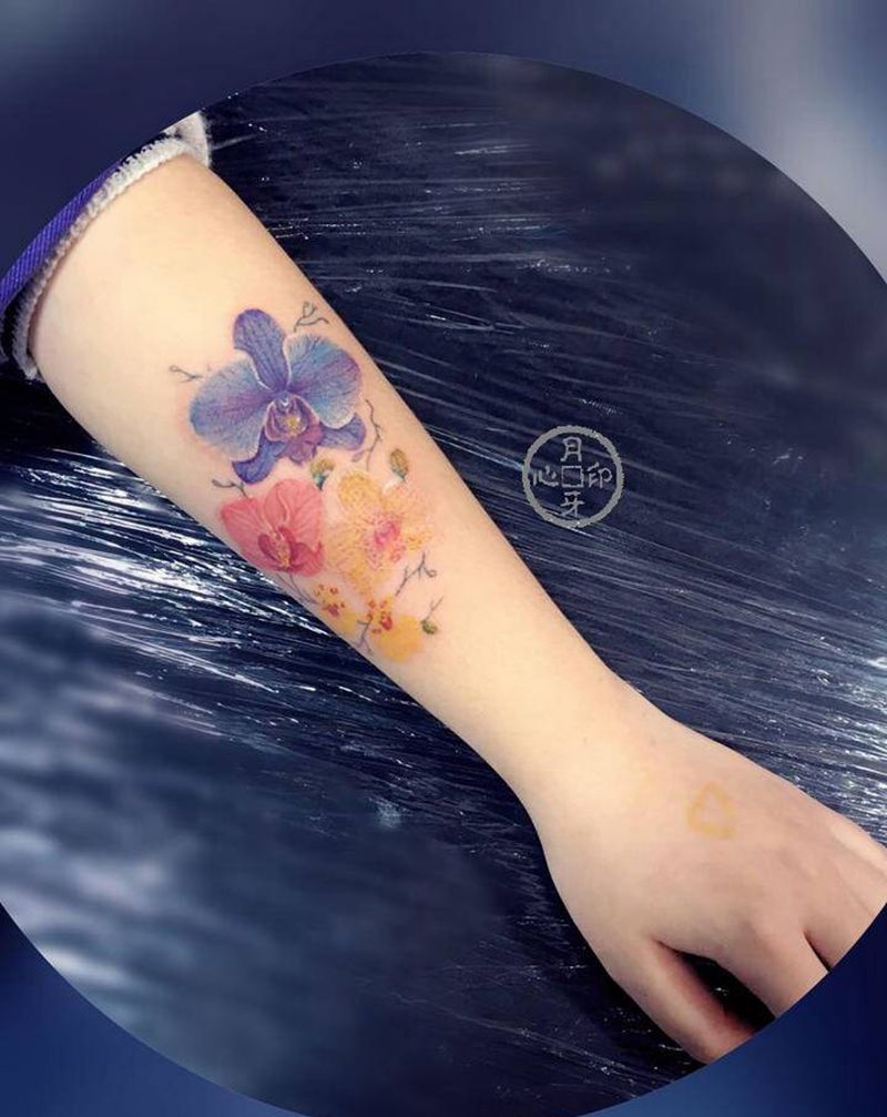 兰花纹身图片_手臂欧美写实彩色花纹身图案