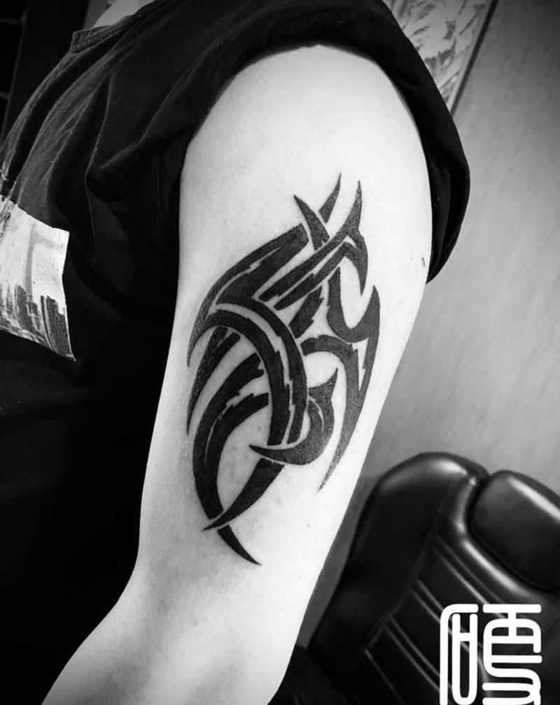 图腾纹身图片_肩部纹身图案