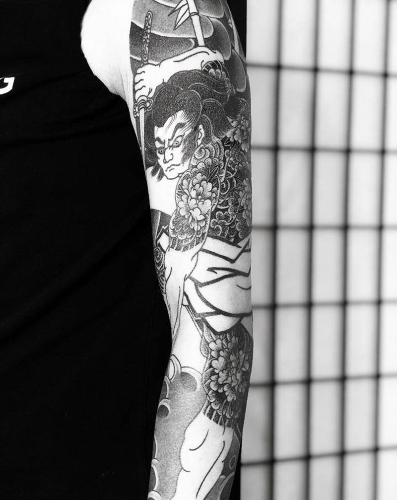 进行中纹身图片_老传统纹身图案