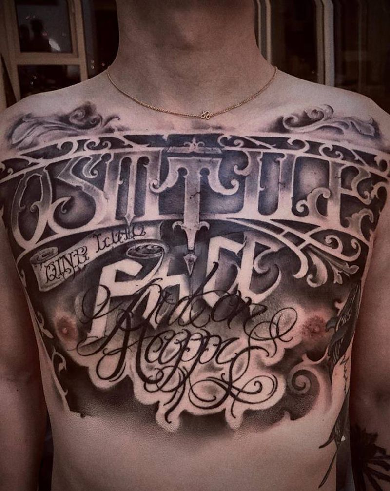 花胸过程分享纹身图片_胸部花体字欧美写实纹身图案