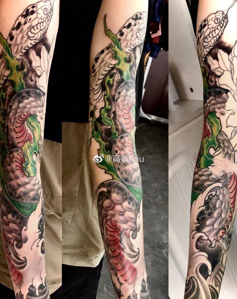 传统 蛇纹身图片_手臂新传统纹身图案