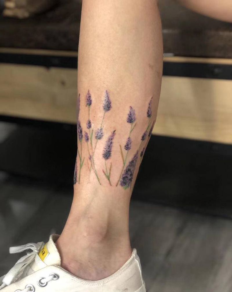 薰衣草纹身图片_腿部纹身图案