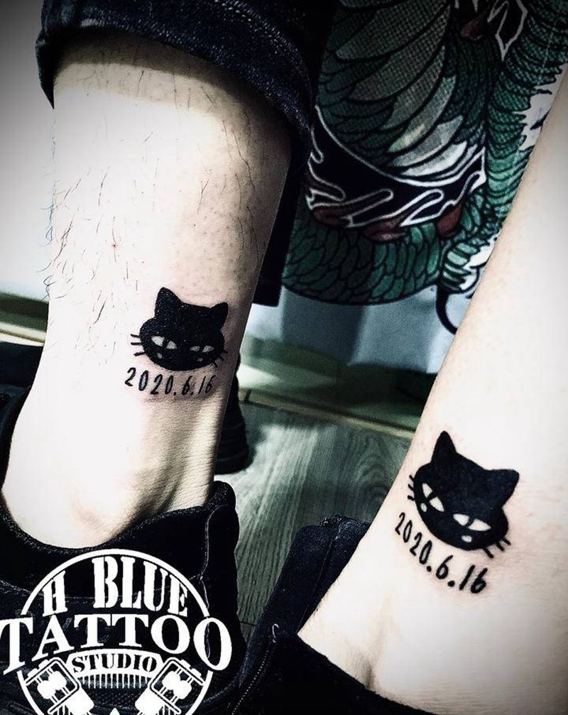 情侣黑猫纹身图片_手部纹身图案