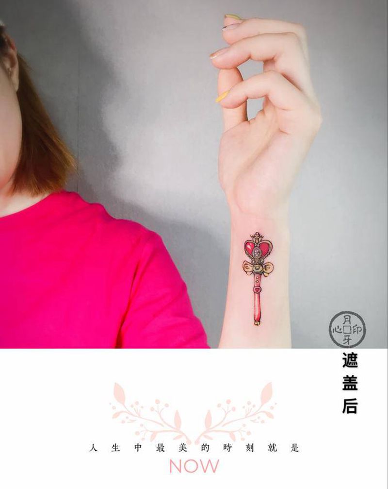 旧纹身遮盖纹身图片_手部手臂New School彩色遮盖小魔仙纹身图案