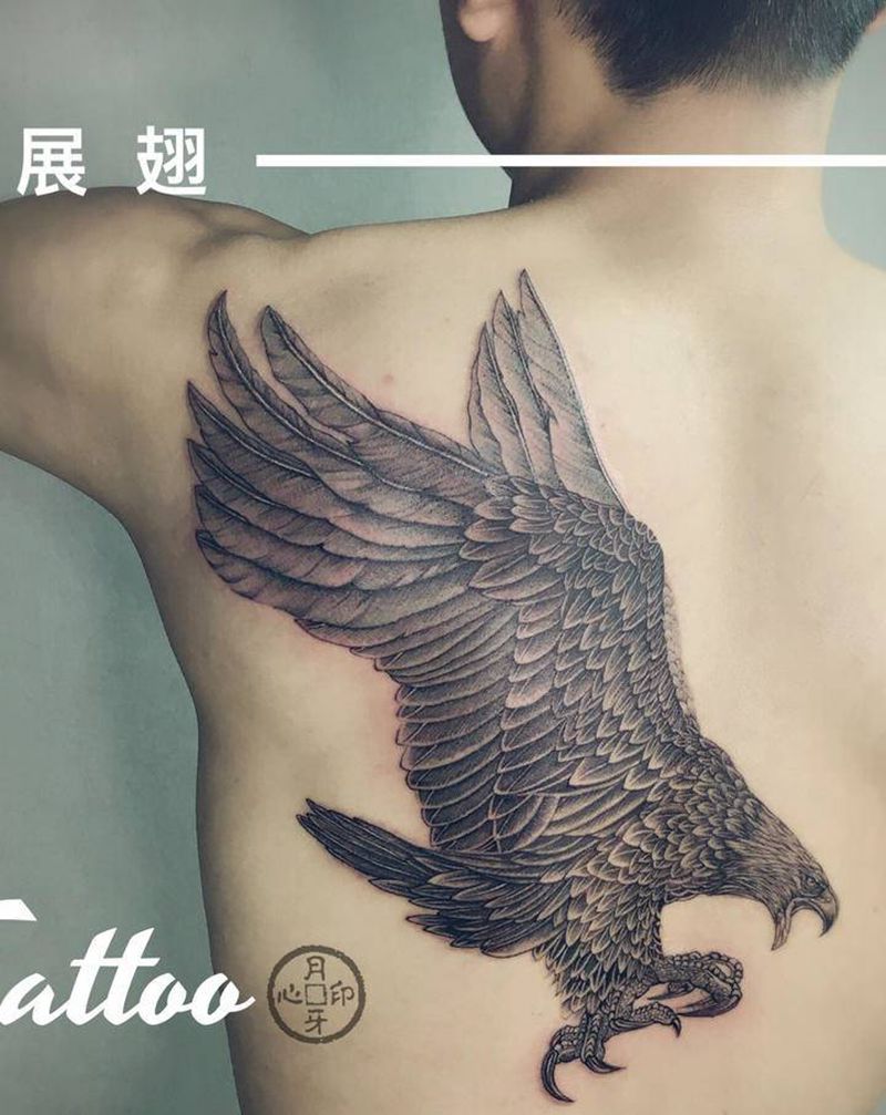 鹰纹身图片_背部新传统鹰纹身图案