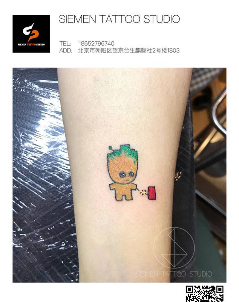 格鲁特纹身图片_手臂New School卡通纹身图案