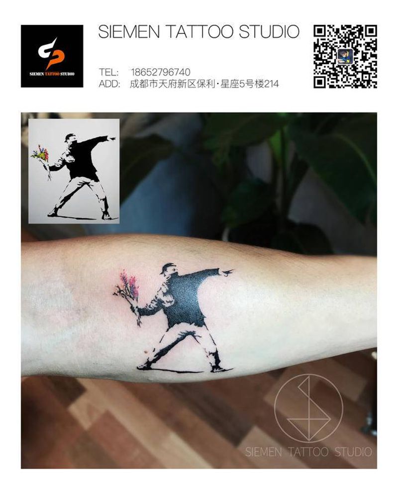 剪影纹身图片_手臂欧美写实几何人物剪影纹身图案